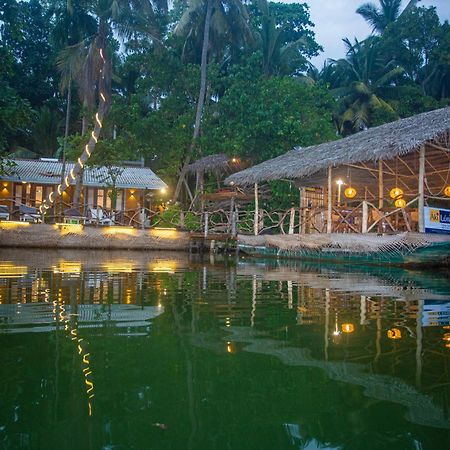 Aki Luna Lagoon Resort Hikkaduwa Eksteriør billede