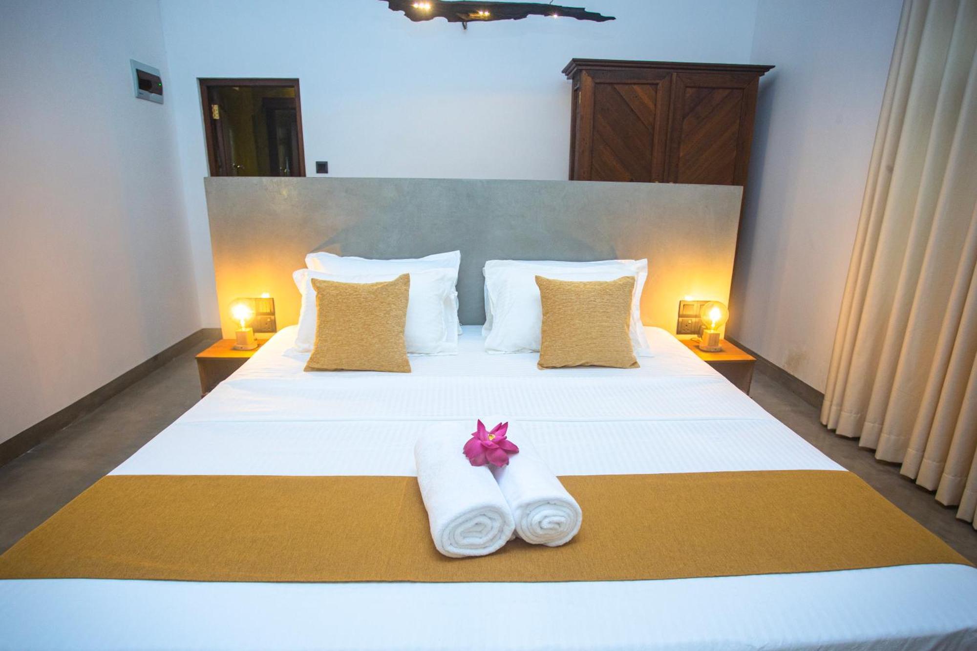 Aki Luna Lagoon Resort Hikkaduwa Eksteriør billede
