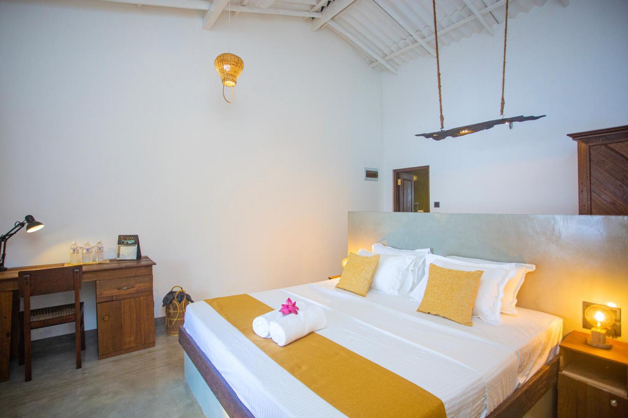 Aki Luna Lagoon Resort Hikkaduwa Eksteriør billede