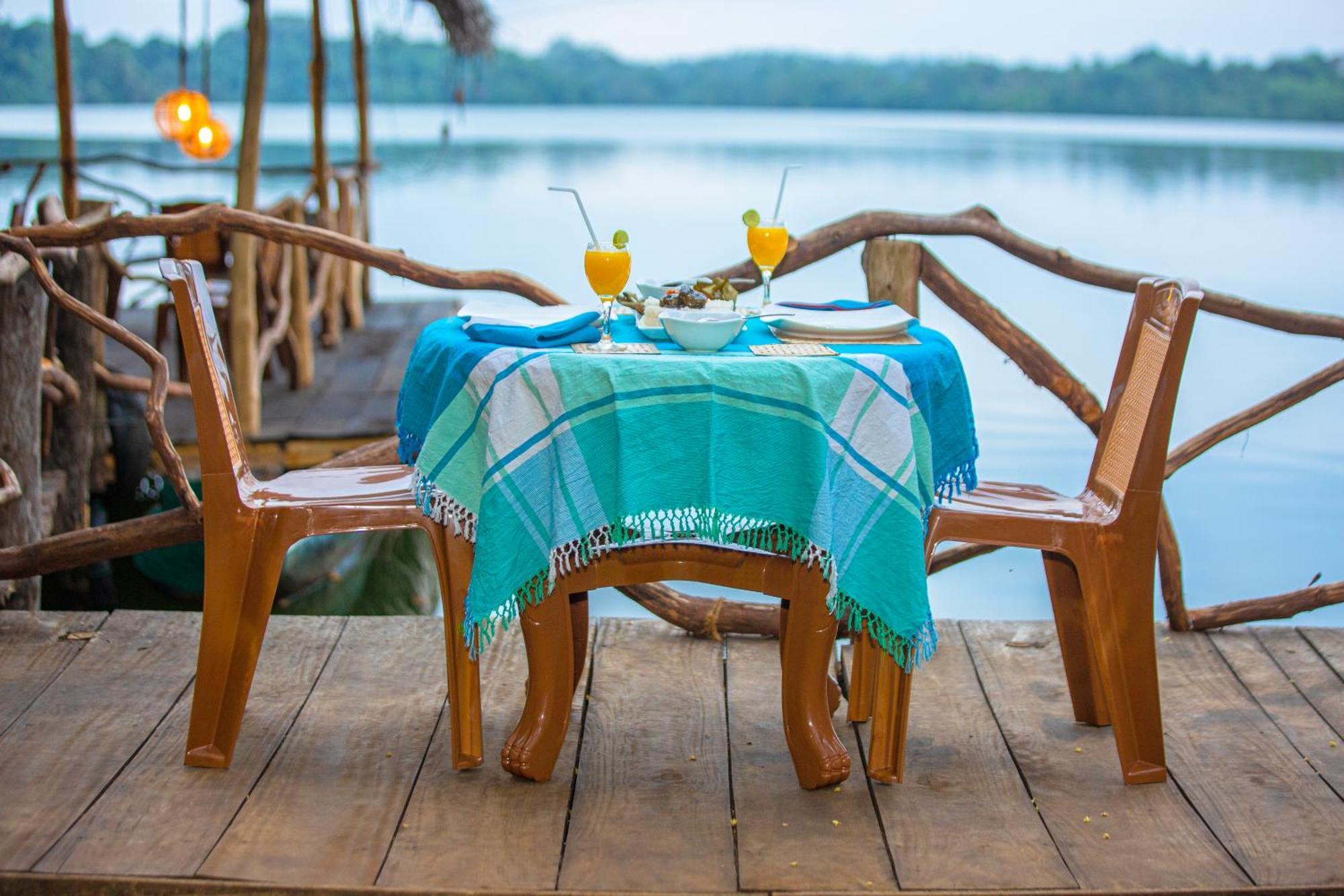 Aki Luna Lagoon Resort Hikkaduwa Eksteriør billede